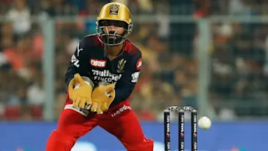 Dinesh Karthik reprimanded for breaching the TATA IPL's Code of Conduct
