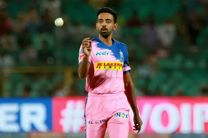 Dhawal Kulkarni traded to MI by RR