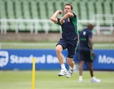 Dale Steyn replaces injured Nathan Coulter-Nile for Royal Challengers Bangalore