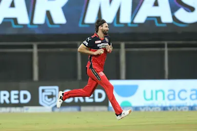 Scott Kuggeleijn replaces Kane Richardson for Royal Challengers Bangalore
